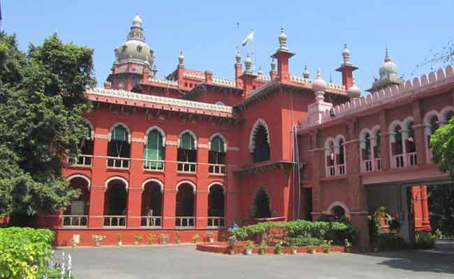 Madras High Court seeks report on youtuber Savukku Shankar's health amid custodial torture allegatio